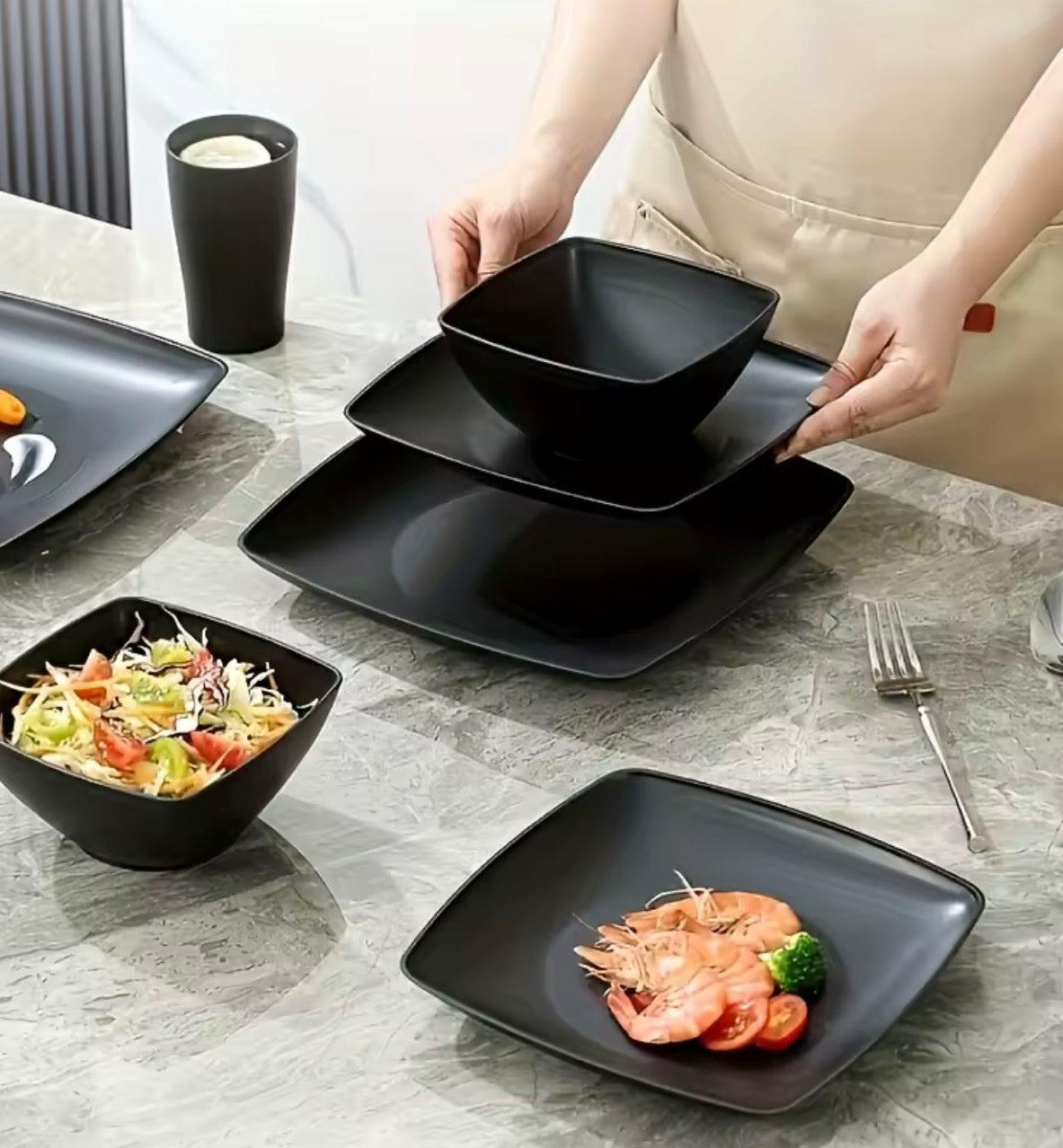 16-Piece Square Dinnerware Set